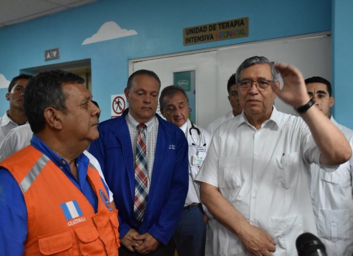 Autoridades gubernamentales realizan supervisión del hospital nacional de Escuintla