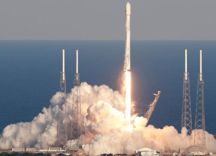 SPACEX LANZA EXITOSAMENTE NAVE DE SUMINISTROS A LA ESTACIÓN ESPACIAL