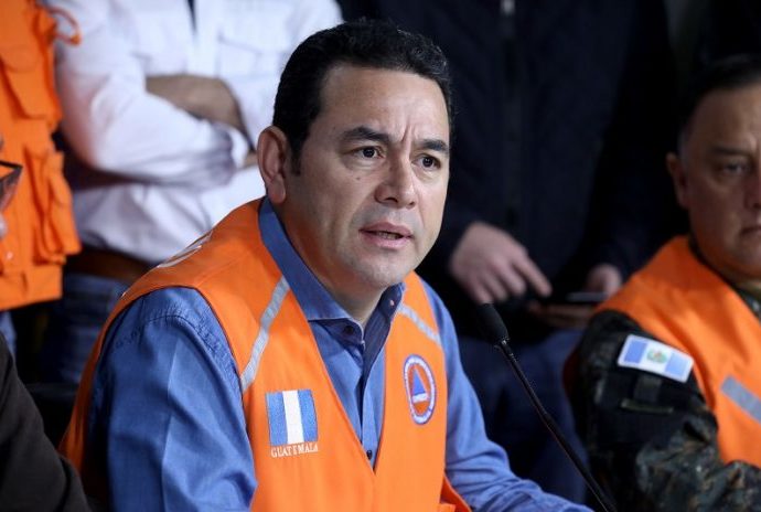 Presidente Morales y Primera Dama viajan a zona devastada por erupción Volcán de Fuego