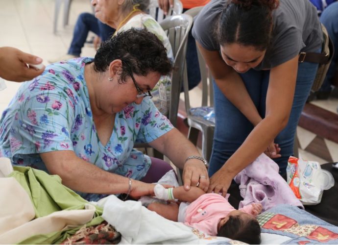 PERSONAL DEL IGSS BRINDA ATENCIÓN A VÍCTIMAS DE LA ERUPCIÓN DEL VOLCÁN DE FUEGO