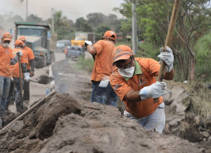 Gobierno de Guatemala invertirá 230 millones de quetzales para reconstruir áreas afectadas por erupción del volcán de Fuego