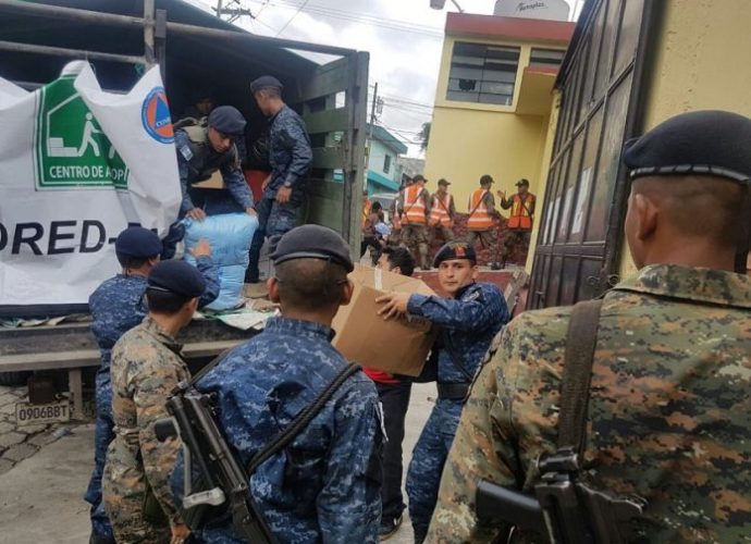 Ministro de la Defensa niega que se estén llenando bolsas de ayuda con nombre del Gobierno