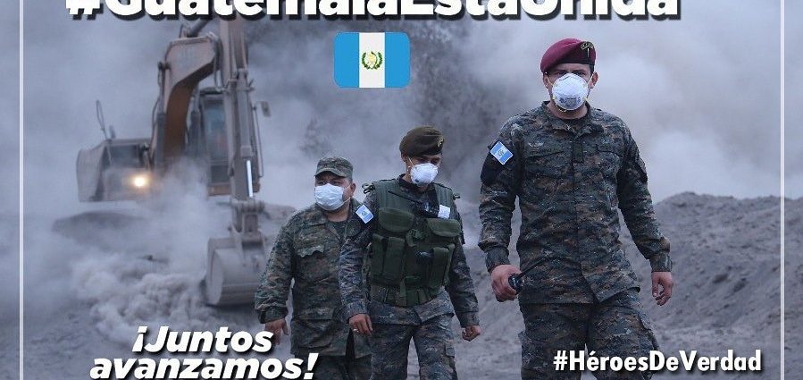Unidad humanitaria del Ejército de Guatemala en titánica labor de recuperación