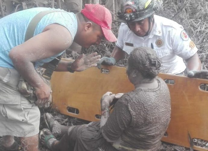 7 Fallecidos y más de 3 mil evacuados tras erupción de Volcán de Fuego informan las autoridades