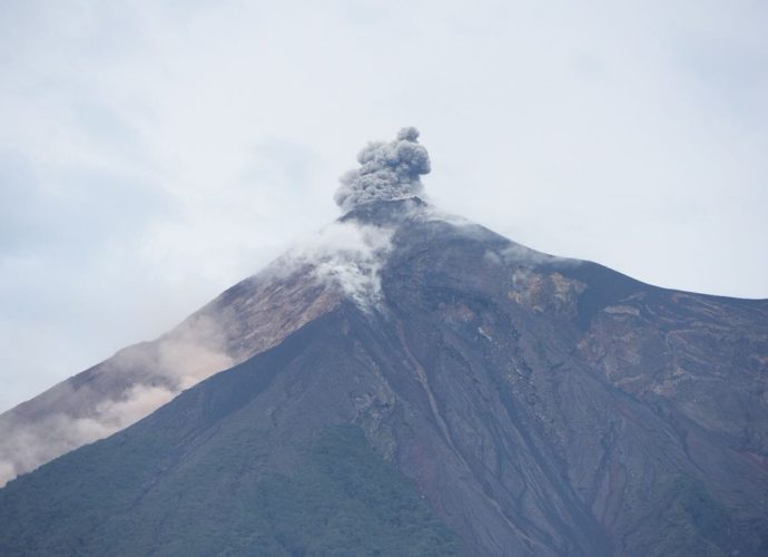 Este viernes nuevamente un lahar en el Volcán de Fuego obliga evacuar la zona 0