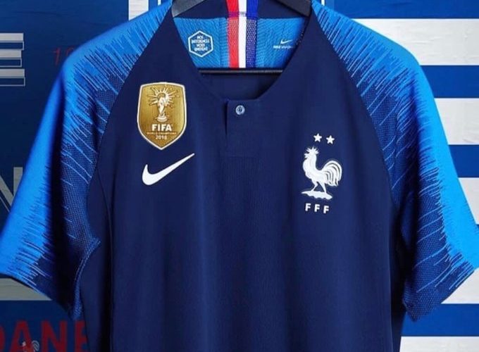 Francia presentó su nueva camiseta tras consagrarse campeón del mundo