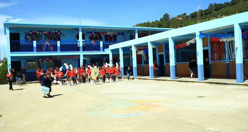 Presidente Morales entrega escuela que fue remodelada en Chimaltenango que beneficia a 1,450 estudiantes