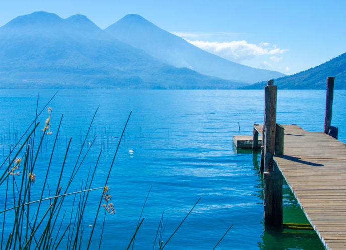 ¿Sabías que a pesar del frío, la temperatura del Lago de Atitlán puede permanecer templada durante el amanecer?