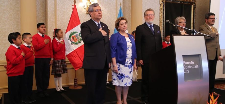 Vicepresidente Jafeth Cabrera participa en el Día Nacional de la República del Perú