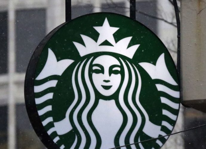 Starbucks dejará de usar “pajillas” o “pitillos plásticos”