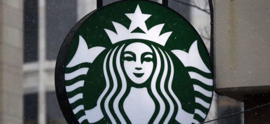 Starbucks dejará de usar “pajillas” o “pitillos plásticos”
