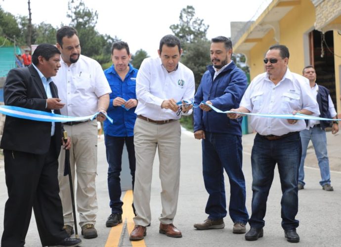 Presidente Jimmy Morales inauguró tramo carretero en San Lorenzo, San Marcos