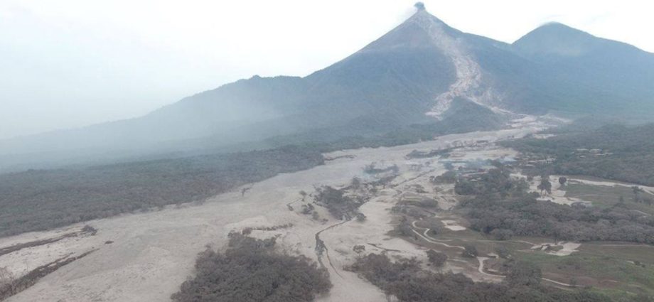 Aumenta la cifra de fallecidos por erupción del volcán de Fuego a 138