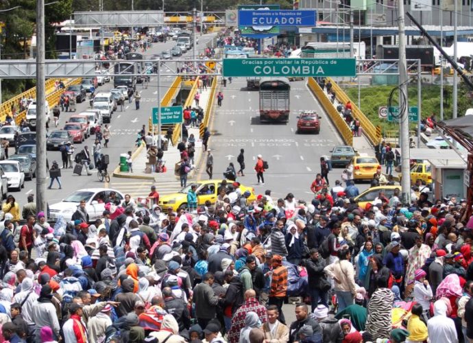 Frontera entre Colombia y Ecuador ve explosivo aumento de migrantes venezolanos