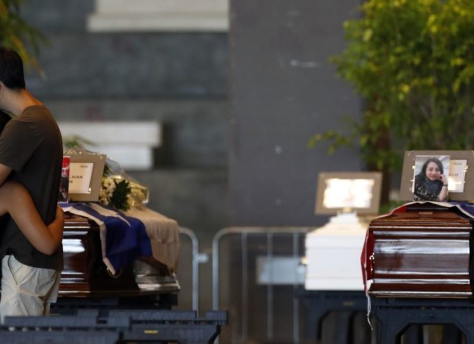 Empiezan funerales de víctimas de puente que colapsó en Génova