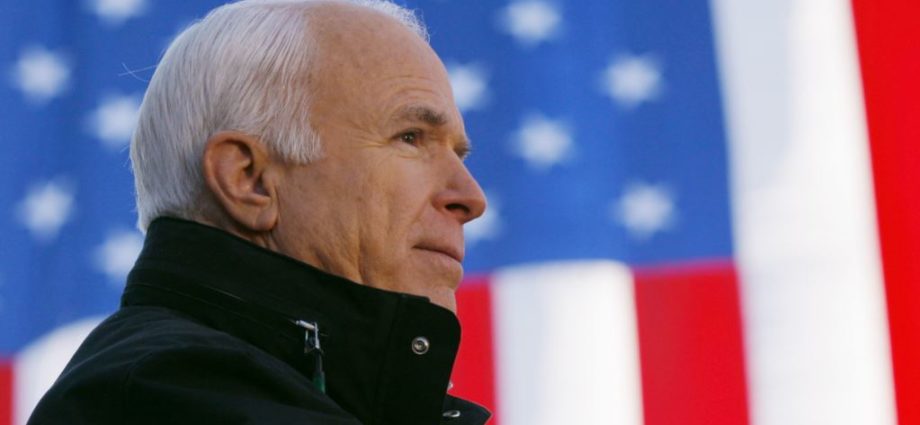 Fallece John McCain, senador estadounidense y “héroe de guerra”