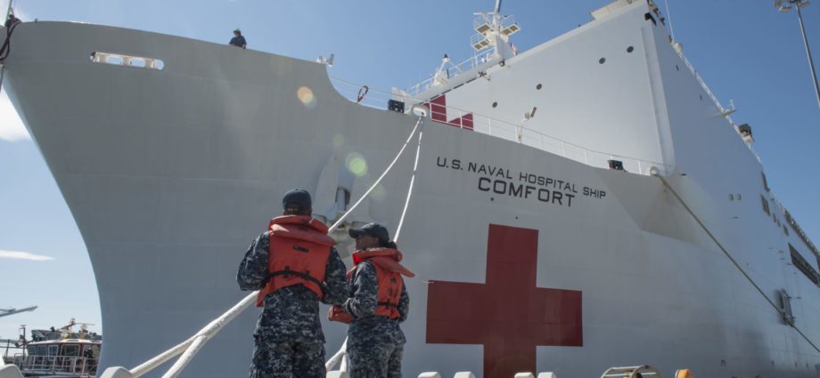 EE.UU. enviará buque hospital a Colombia para ayudar a refugiados venezolanos