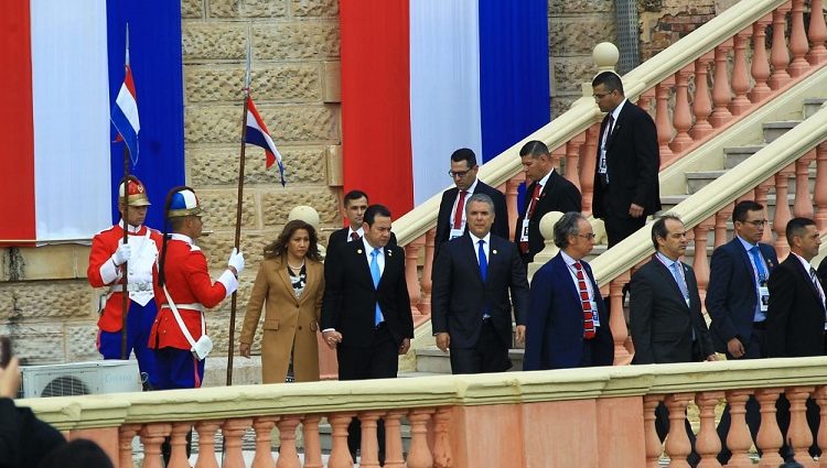 Presidente y Primera Dama de Guatemala participaron en investidura de nuevo Presidente de Paraguay