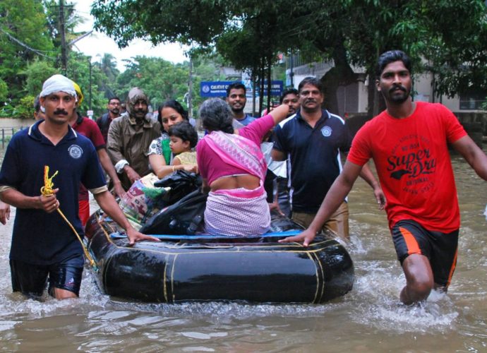 Al menos 324 muertos en Kerala tras las peores inundaciones desde hace un siglo