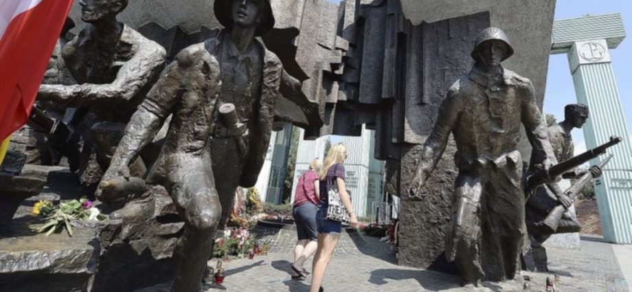 Polonia honra el alzamiento de 1944 contra la ocupación nazi