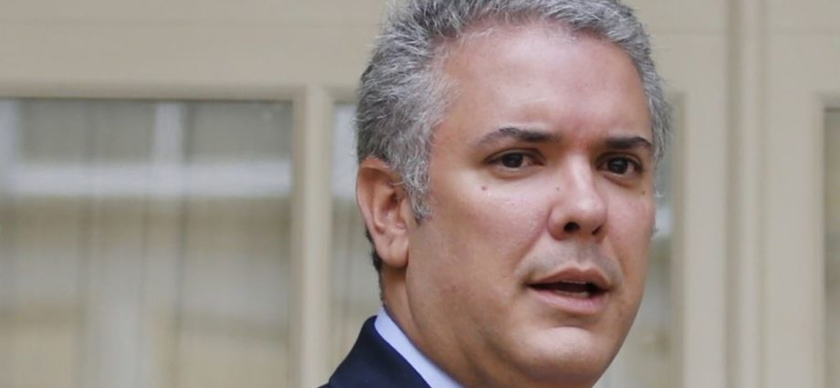 Nuevo presidente de Colombia enfrenta larga lista de retos