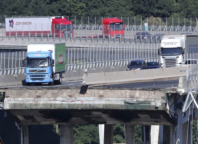 Sube a 39 la cifra de muertos por colapso de puente en Génova, Italia