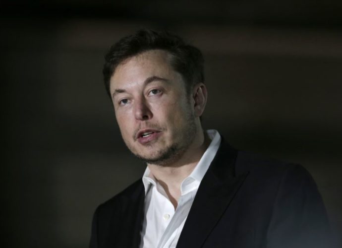 Tesla no tiene oferta formal para salir de la bolsa