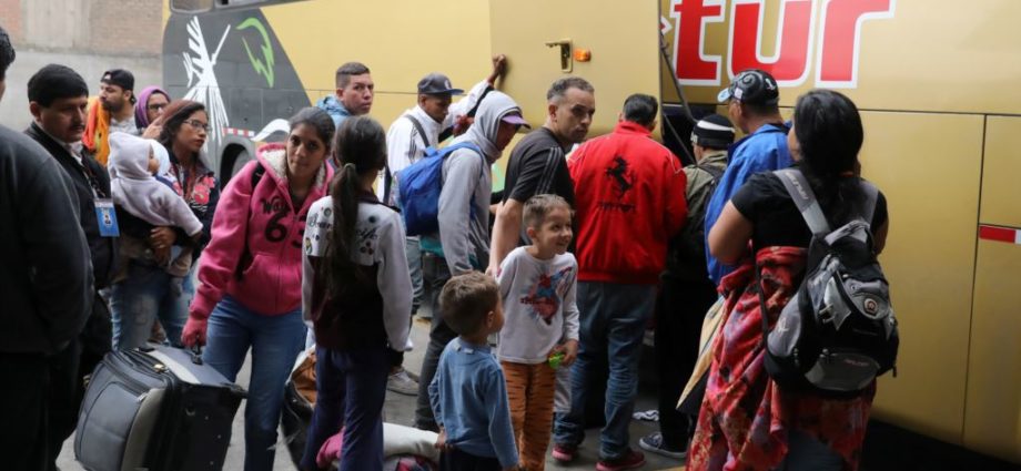 ONU insta a Perú y Ecuador a permitir ingreso de venezolanos