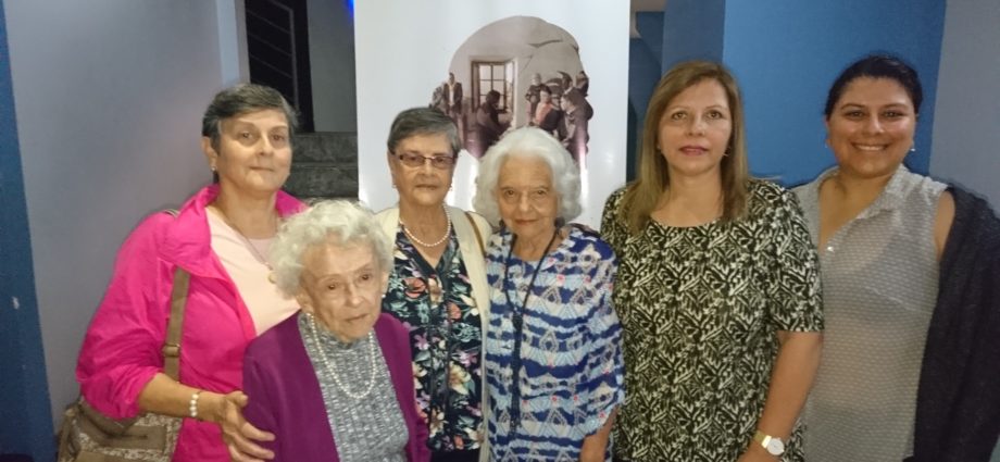 Descendientes directas de Doña Dolores Bedoya y Pedro Molina asistieron a ver la Película “Dolores Bedoya, Una Mujer de Coraje”