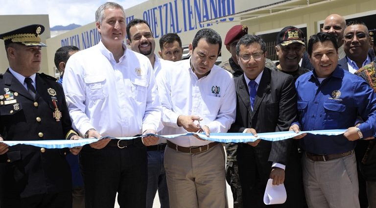Presidente Morales inauguró la comisaría de la PNC en Quetzaltenango, catalogada como la mejor de América Latina
