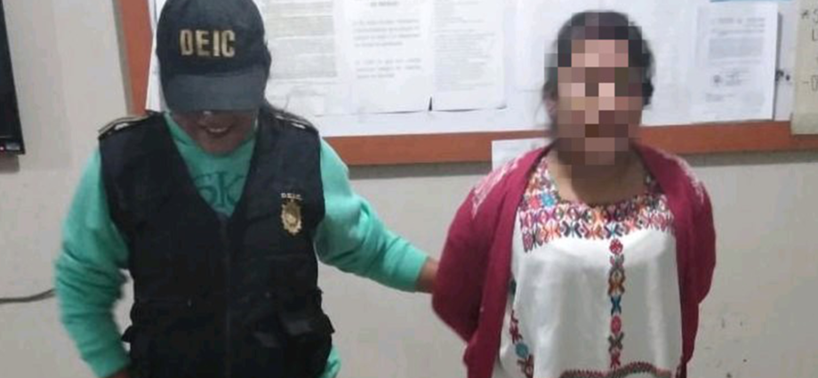 Mujer capturada es señalada de ser la responsable de asesinar a su progenitora