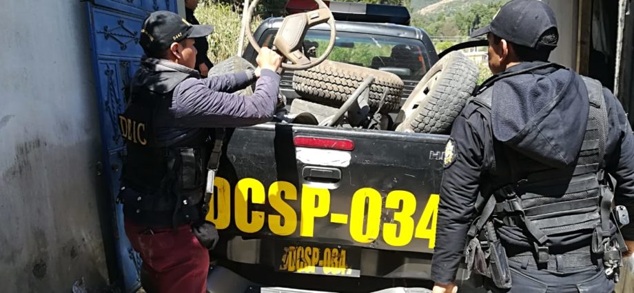 Policía Nacional Civil localiza inmueble donde se desmantelaban vehículos robados en Quetzaltenango