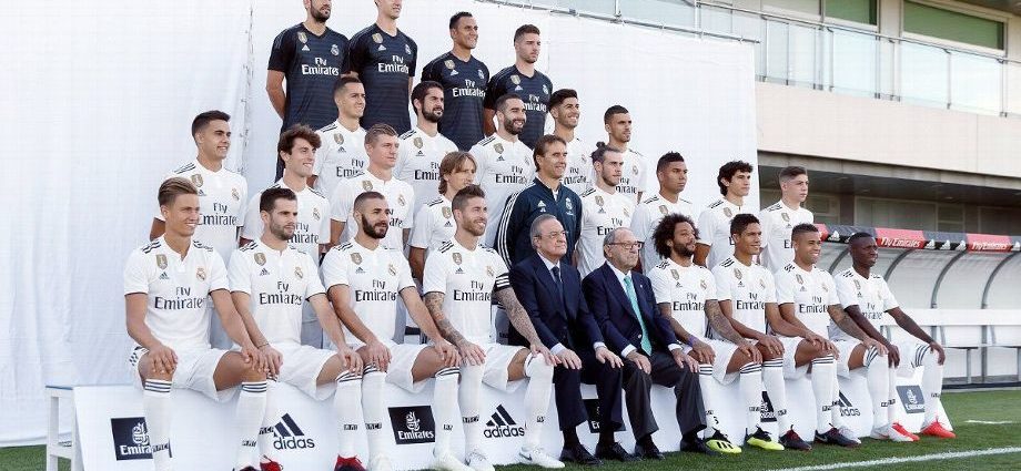 Modric ocupa el puesto de Cristiano en la foto oficial del Real Madrid