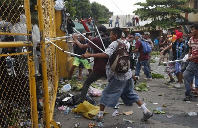 Gobierno de la republica de Guatemala lamenta y deplora actos vandálicos de migrantes hondureños en la frontera de Tecún Umán