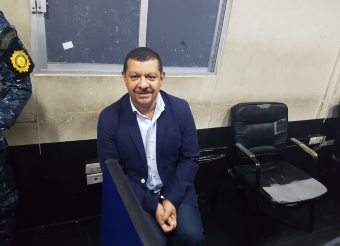 Exalcalde de Santa Catarina Pinula, «Tono Coro» fue capturado este lunes en el aeropuerto La Aurora