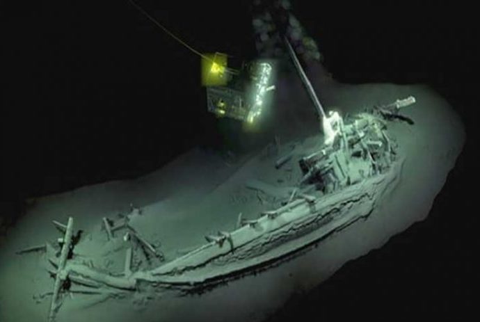 Descubren en Turquía barco naufragado intacto más antiguo del mundo