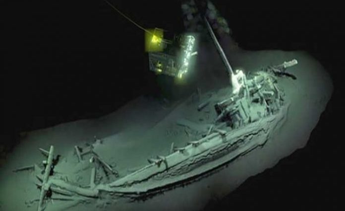 Descubren en Turquía barco naufragado intacto más antiguo del mundo