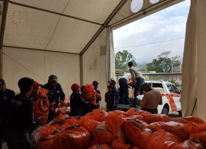 Conred entregó 71,32 toneladas de insumos como ayuda a los afectados por las lluvias en Guatemala
