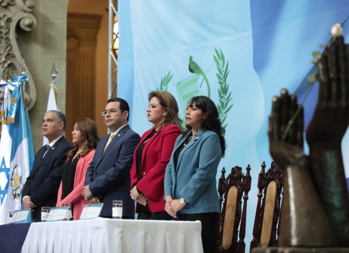 Presidente de Guatemala anuncia programa de visas para trabajadores temporales en Israel