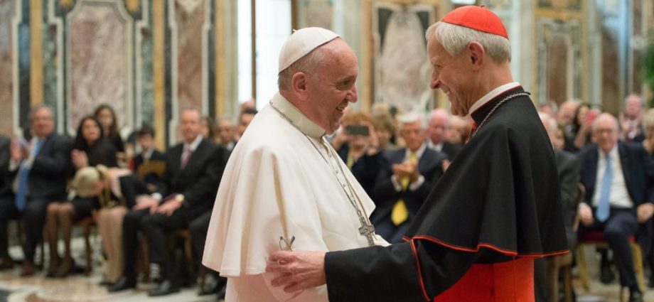 En medio de crisis por abusos sexuales, el Papa acepta renuncia de arzobispo de Washington
