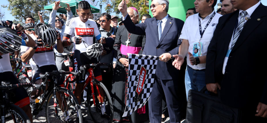 Vicepresidente Jafeth Cabrera inauguró la 58 edición de la “Vuelta Ciclística a Guatemala”