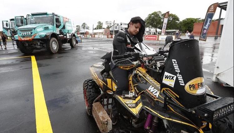 La boliviana Suany Martínez: “En el Dakar no hay mujer u hombre, es un piloto”