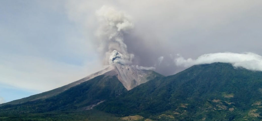INSIVUMEH informa que la quinta erupción del volcán de Fuego ha finalizado