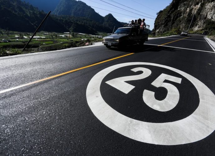 Gestión del Presidente Morales finalizará con el mejoramiento de 1.800 kilómetros de red vial