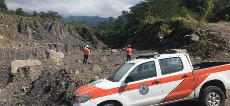 Volcán Santiaguito registra aumento de actividad volcánica