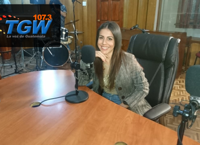 Fabiola Roudha: canta en vivo y es entrevistada en la Cabina de Cristal de Radio TGW
