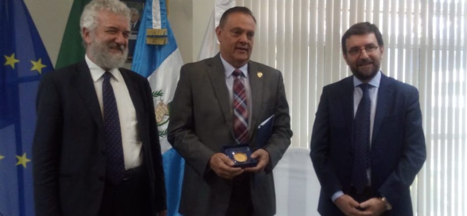Guatemala firma convenio con Italia para fortalecer cultura de transfusión de sangre