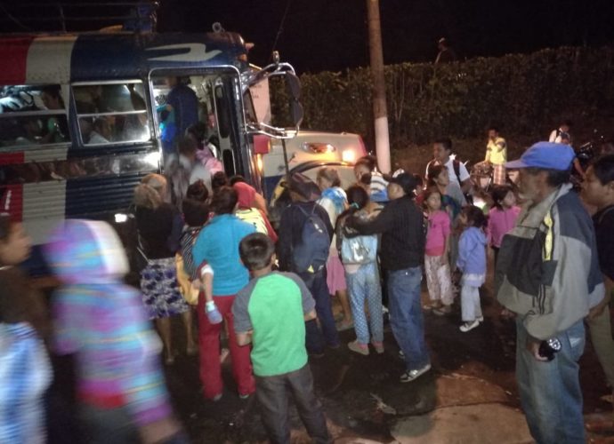 Comunidades fueron evacuadas en la madrugada por erupción del volcán de Fuego