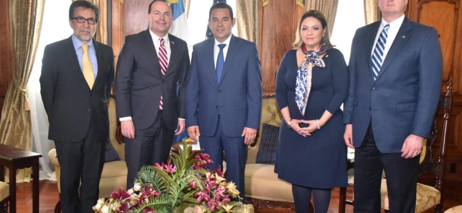 #InformeNacional | Presidente Morales se reúne con senador de Estados Unidos, MikeLee
