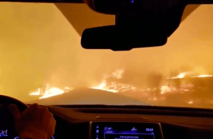 El escalofriante video que muestra el escape de una familia del incendio de California